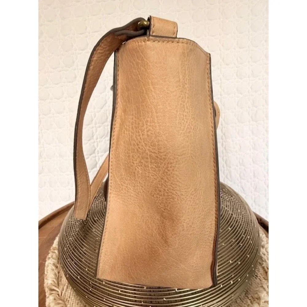 Universal Thread Crossbody/Handbag Pebbled Finish Earthy Beige Metal Ring Handle